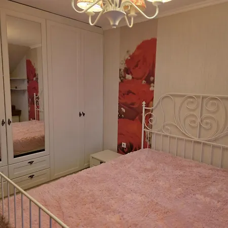 Boutique With Jacuzzi פלבן