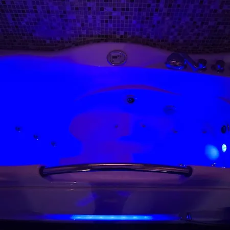 דירה Boutique With Jacuzzi *