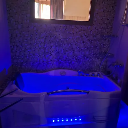 דירה Boutique With Jacuzzi