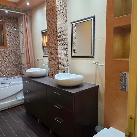 Boutique With Jacuzzi 아파트 플레벤