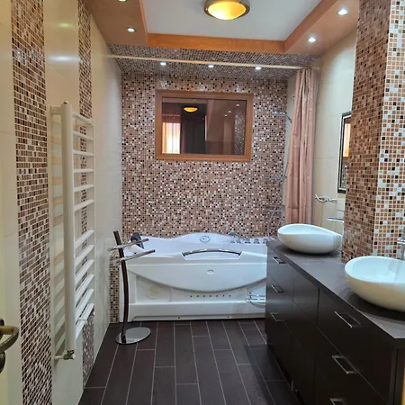 Boutique With Jacuzzi