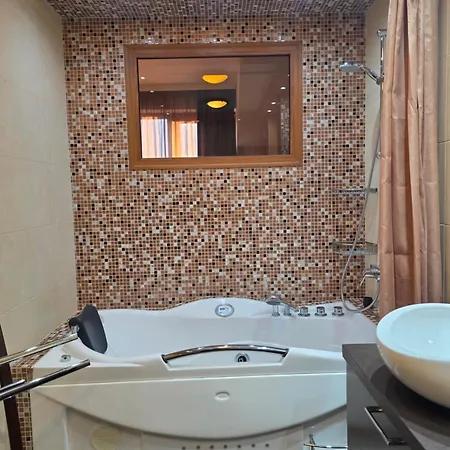 Boutique With Jacuzzi