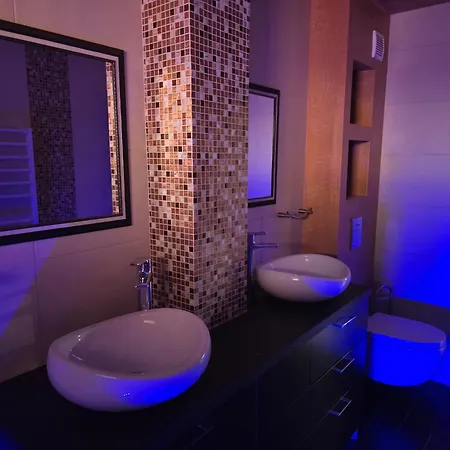 דירה Boutique With Jacuzzi פלבן