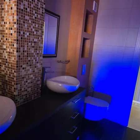 Boutique With Jacuzzi