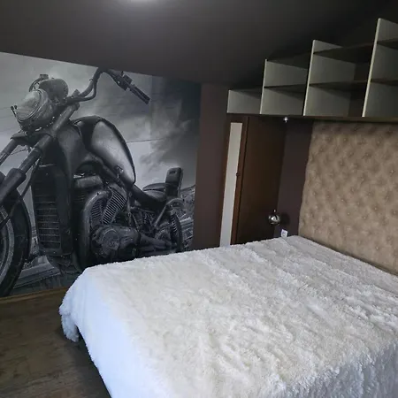 Boutique With Jacuzzi דירה פלבן